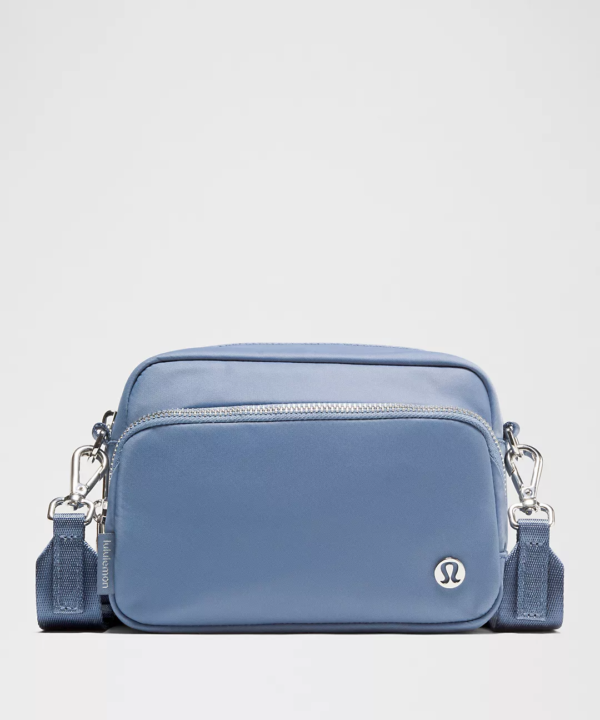Lululemon Everywhere 2L Metal Hardware Washed Denim/Silver Crossbody Bag - Image 4